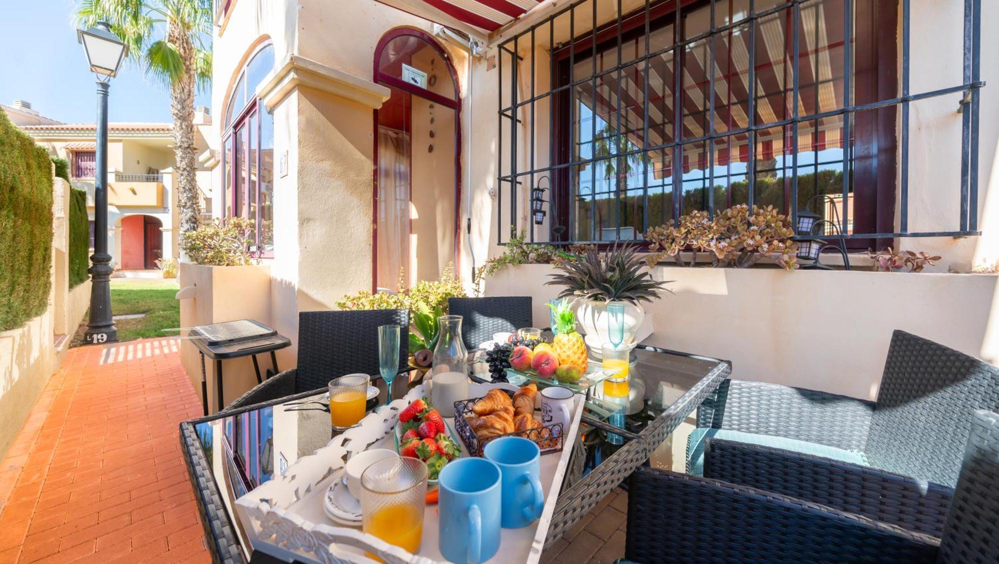 Club Salino Hideaway-Your Peaceful Retreat With Pool In Torrevieja Kültér fotó